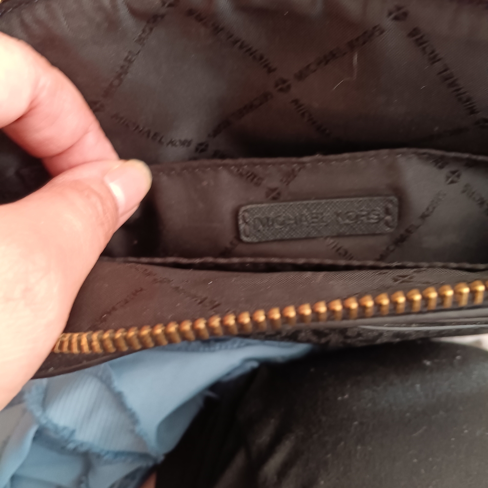 Michael Kors Preloved Black and Gold Crossbody Bag With New Replacement Strap. - Picture 12 of 14